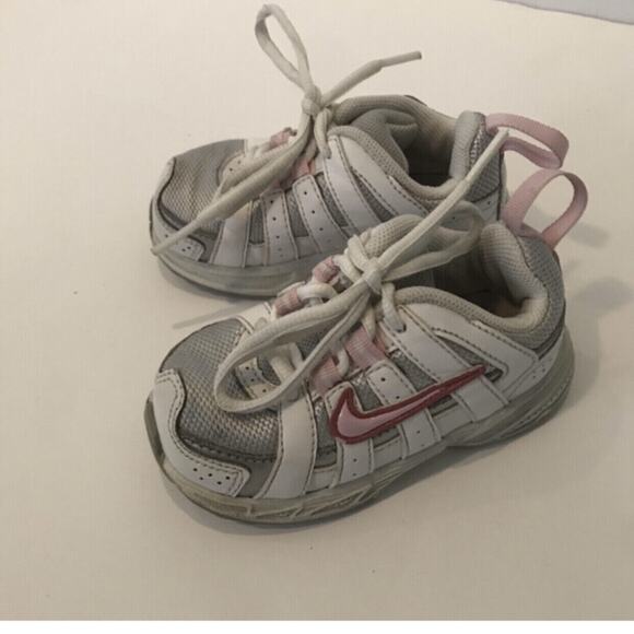 Nike Advantage Lace Up Sneakers Size 5 - Picture 5 of 11